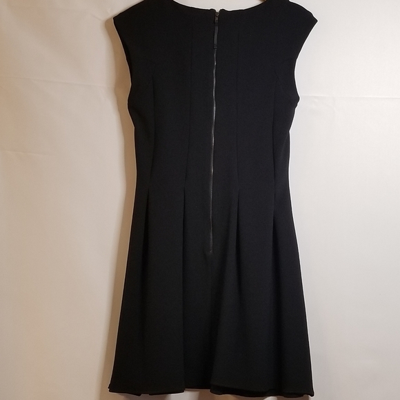 TOPSHOP Perfect Little Bkack Dress - Picture 6 of 12